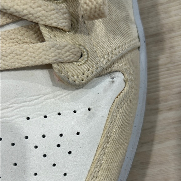 Air Jordan 1 Low "Team Gold/Sail" Women’s Sneaker Size 8.5 - Picture 5 of 8